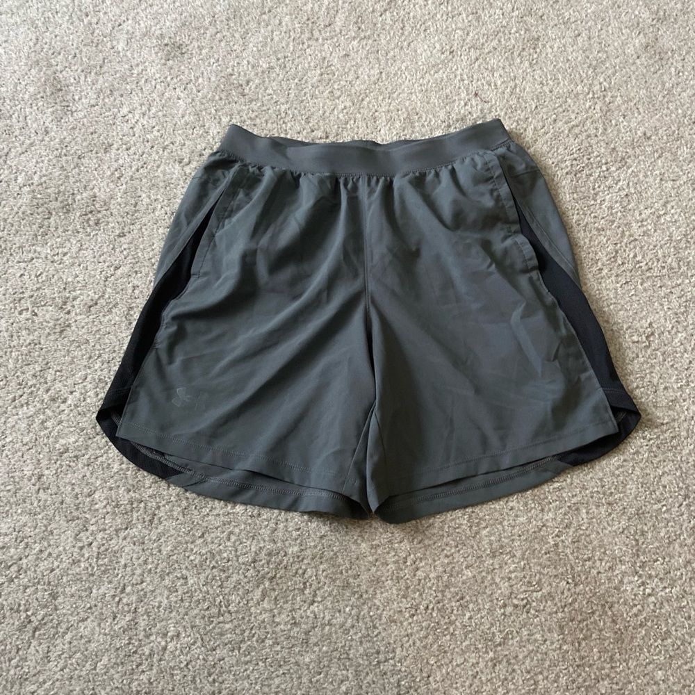 Under Armour Shorts gray and black men's‎ large